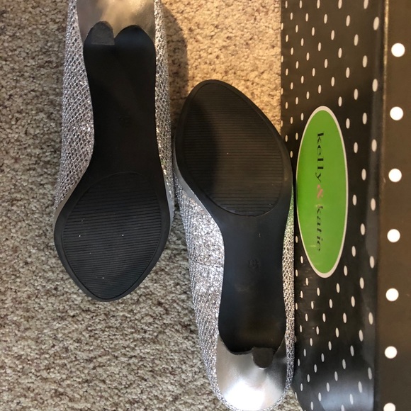 Kelly and Katie silver heels - Picture 4 of 4